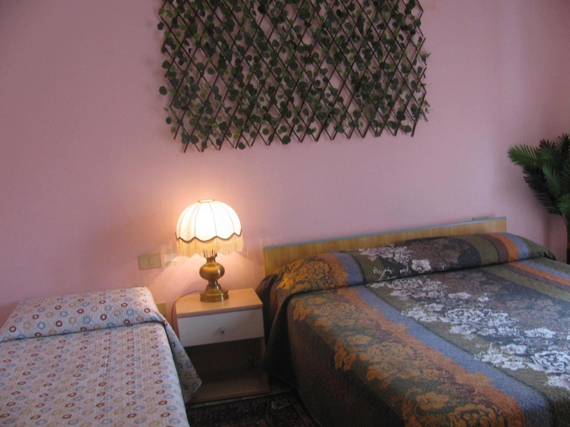 Bed and Breakfast The Caponi Bros Mestre Habitación foto
