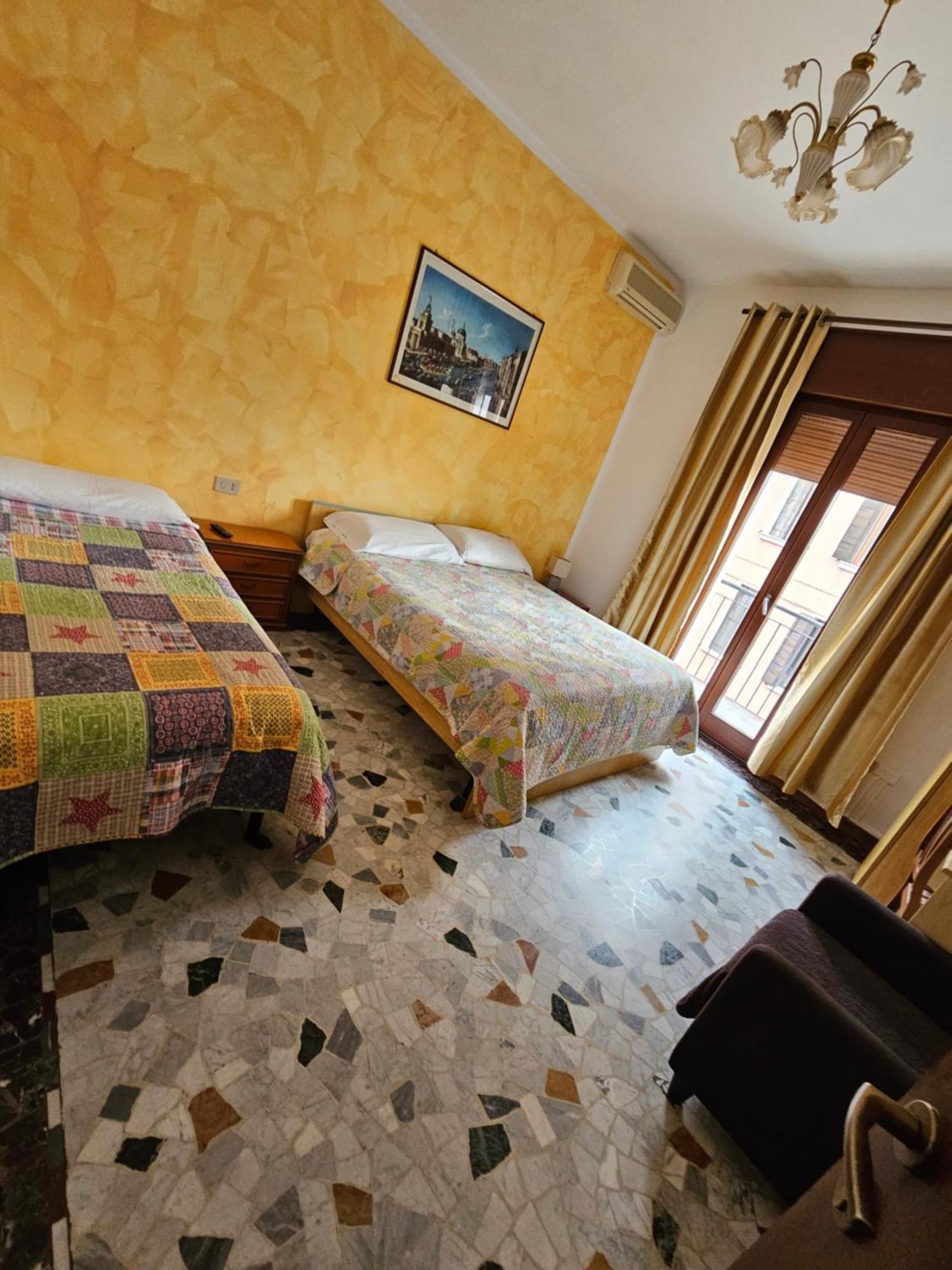 Bed and Breakfast The Caponi Bros Mestre Exterior foto